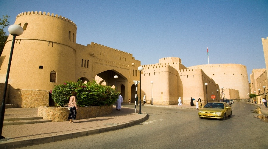 نزوی