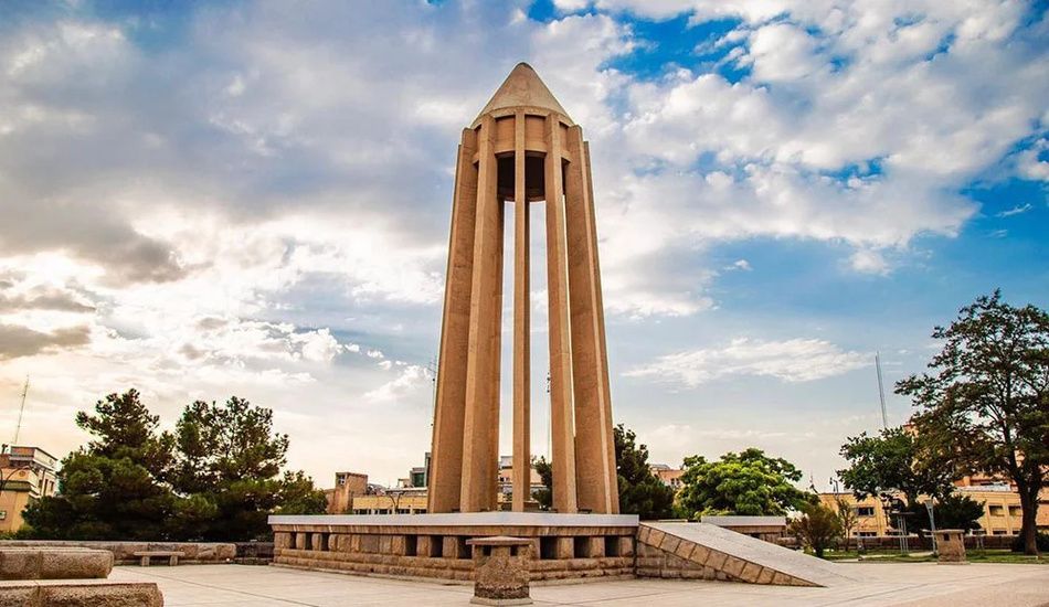 آرامگاه بوعلی سینا